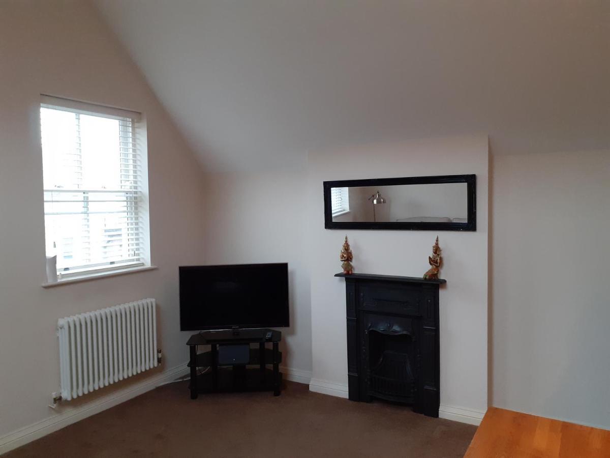 Modern 2Nd Floor 1 Bed Apartment In The Heart Of Ландъндо Екстериор снимка
