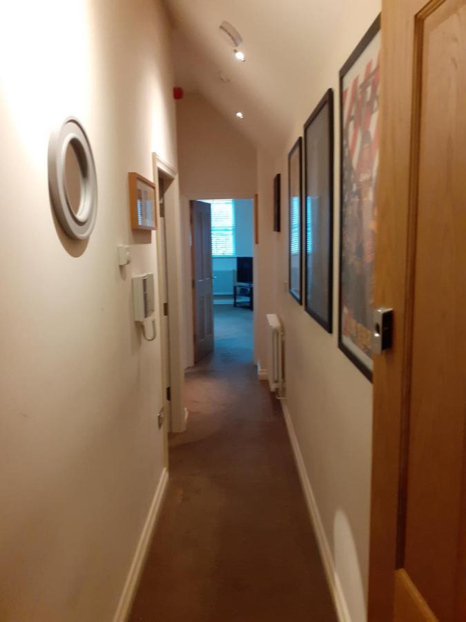 Modern 2Nd Floor 1 Bed Apartment In The Heart Of Ландъндо Екстериор снимка
